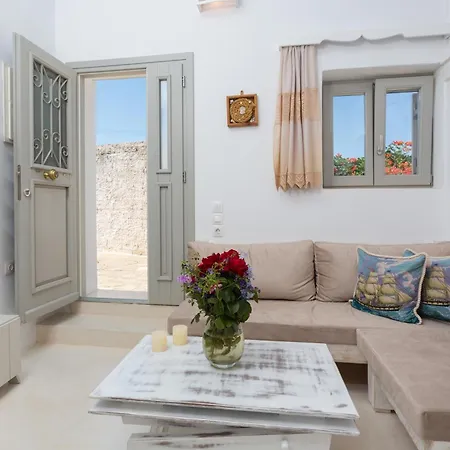 Anna's Paros