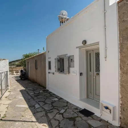 Anna's Paros Marmara